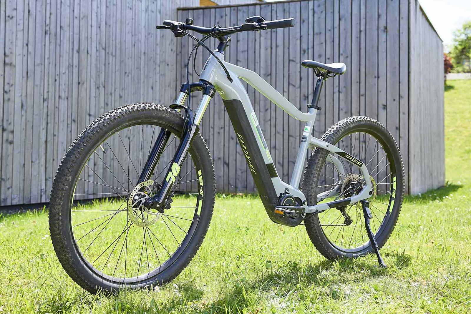 Bild eines mietbaren E-Bikes im Hotel