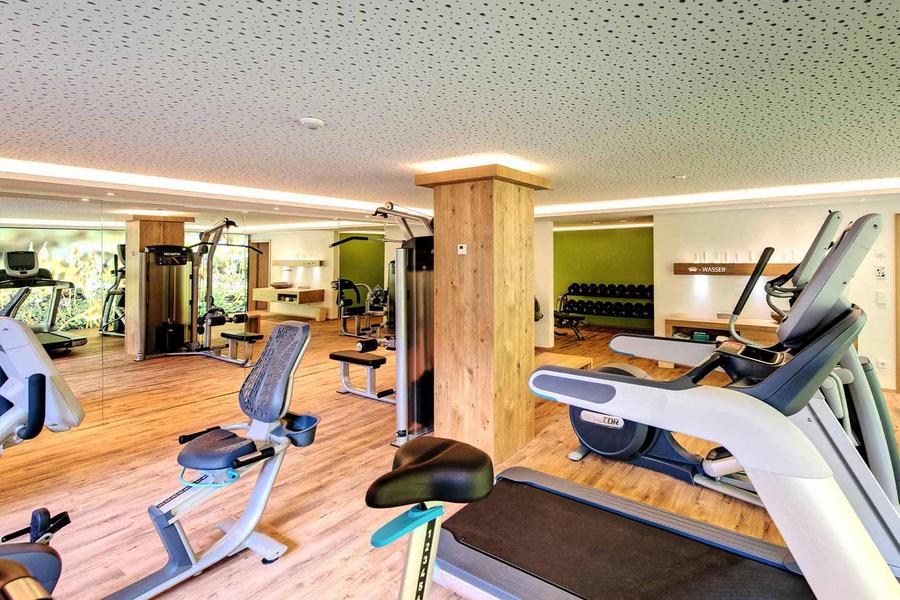Aufnahme des großen Fitnessbereichs im Hotel